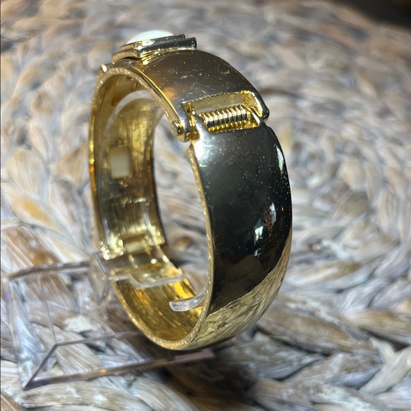 Gold Tone and Cream Hinged Bangle Bracelet - Picture 4 of 6